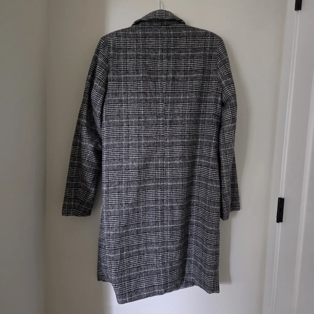 Lulu's Black & White Jacket - Picture 3 of 3